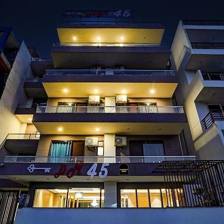 Dm 45 Near Huda City Centre Bed and Breakfast Gurgaon Exterior foto
