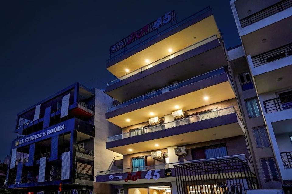 Dm 45 Near Huda City Centre Bed and Breakfast Gurgaon Exterior foto