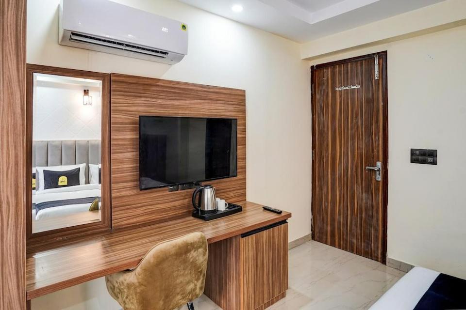 Dm 45 Near Huda City Centre Bed and Breakfast Gurgaon Exterior foto