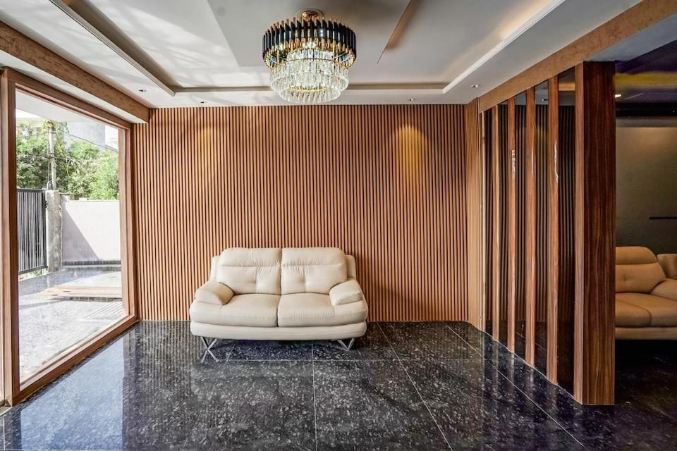 Dm 45 Near Huda City Centre Bed and Breakfast Gurgaon Exterior foto