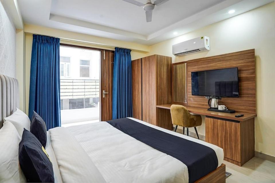 Dm 45 Near Huda City Centre Bed and Breakfast Gurgaon Exterior foto